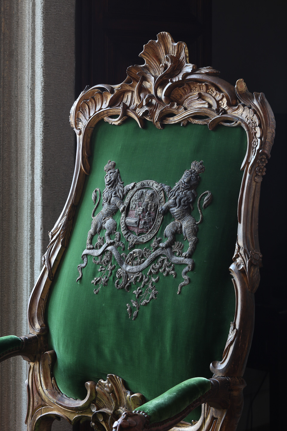 Villa Balbiano luxury exclusive property Lake Como Milan best service grand floor antique armchair coat of arms collection marble