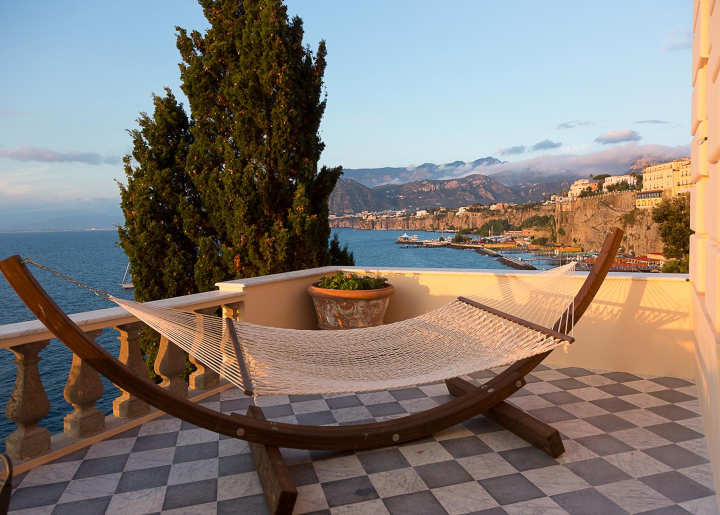 Villa Astor best guest stay holiday enjoyment hammock terrace panoramic beautiful sea vies Amlfi coast Italian dolce vita exclusivity relaxation