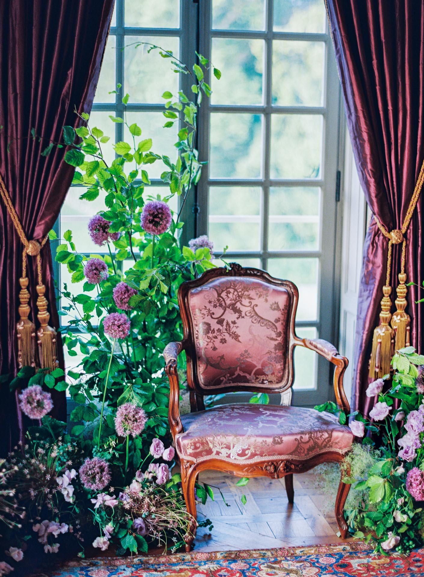 chateau de villette fashion inspiration styled shoot editorial luxury venue france chateau purple suite florals alliums chair