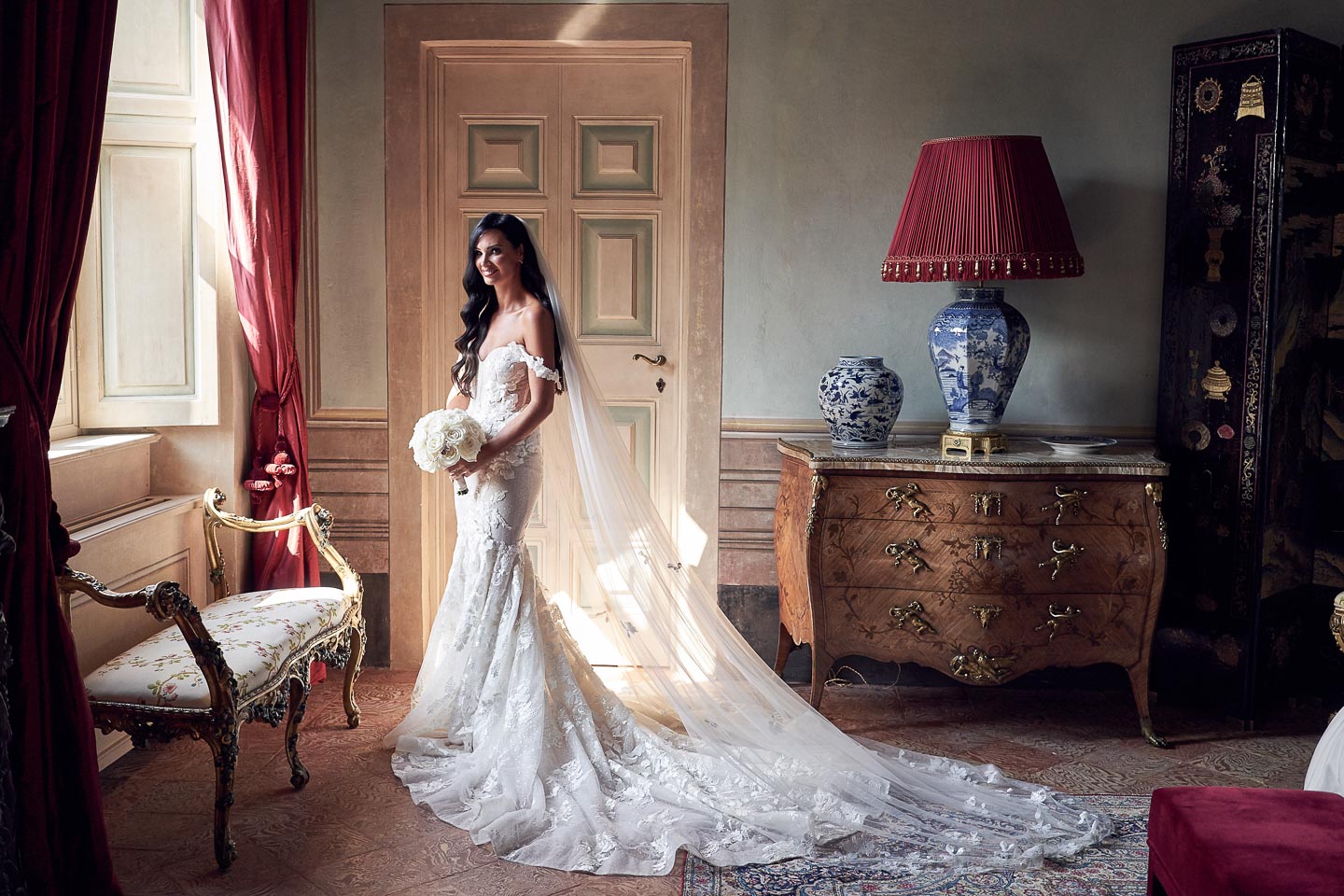 villa balbiano luxurious wedding venue dream wedding brides portrait