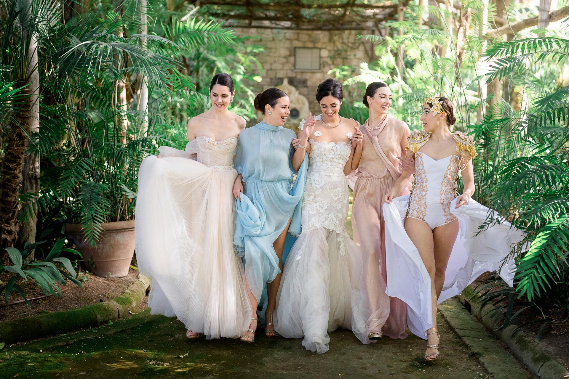 Villa Astor - Bride and friends photography